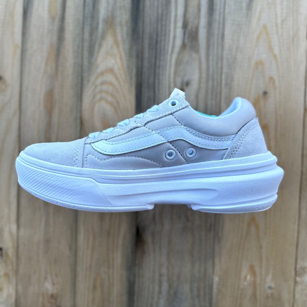 Vans ComfyCush Sneakers Size 7